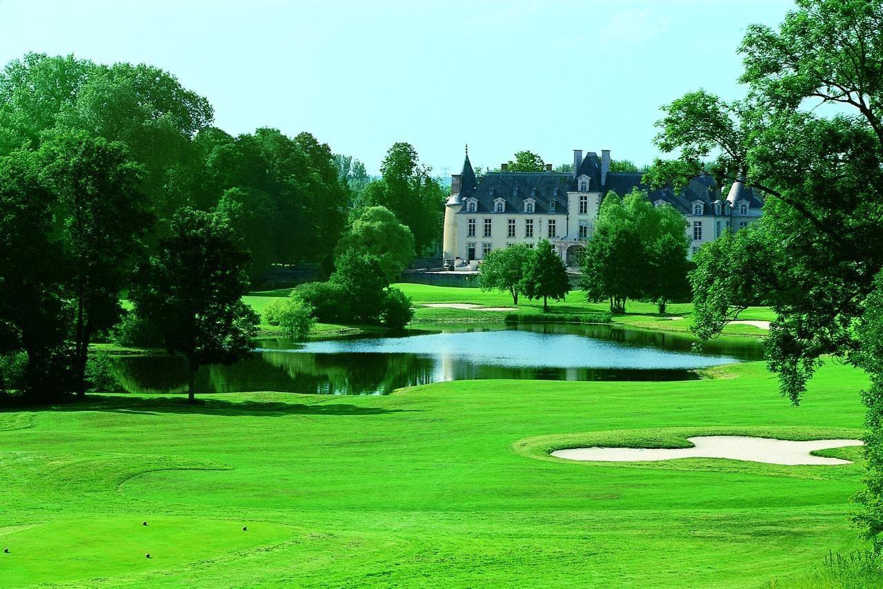 Chateau D'Augerville Golf & Spa Resort Bagian luar foto