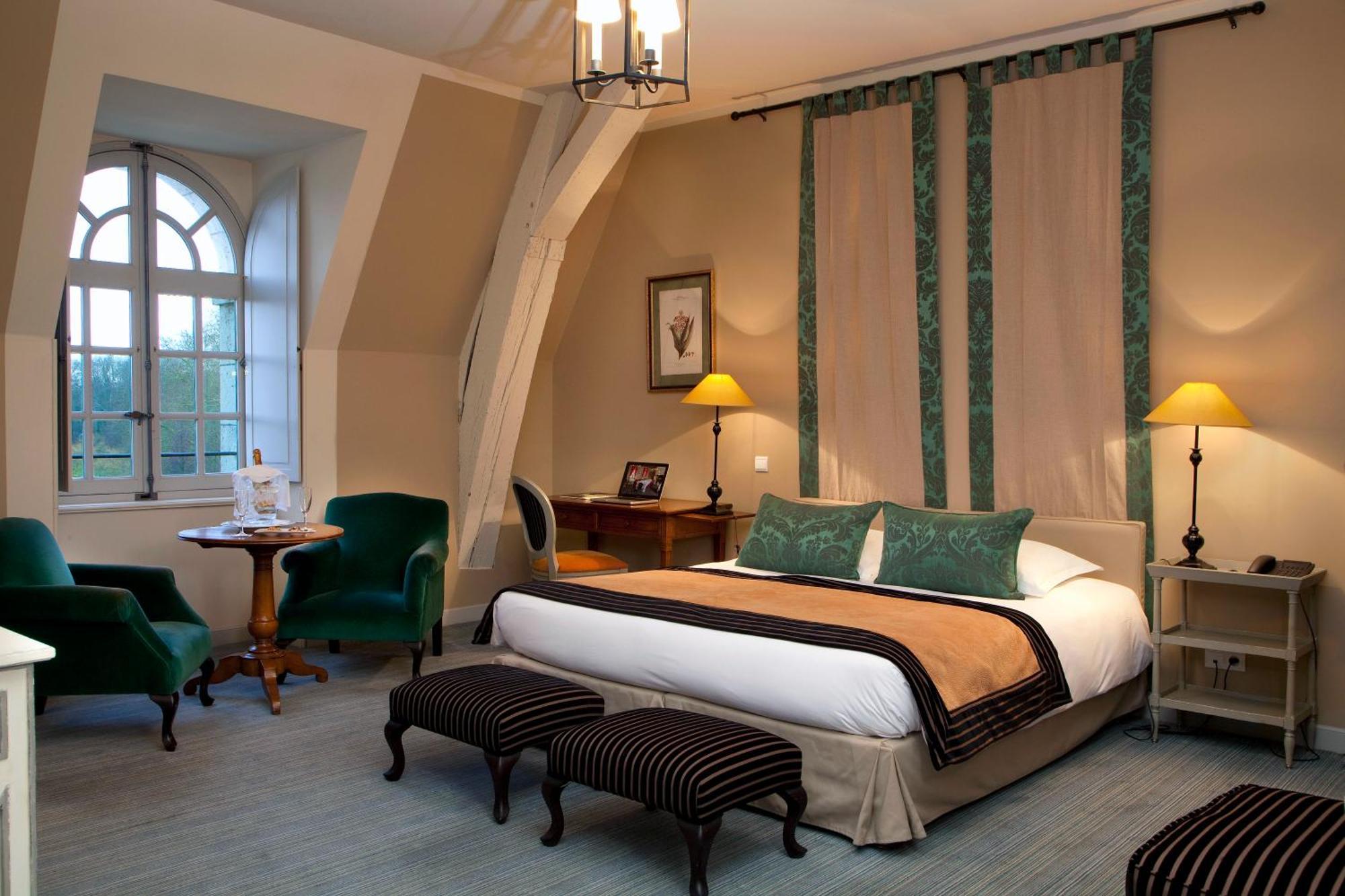 Chateau D'Augerville Golf & Spa Resort Bagian luar foto